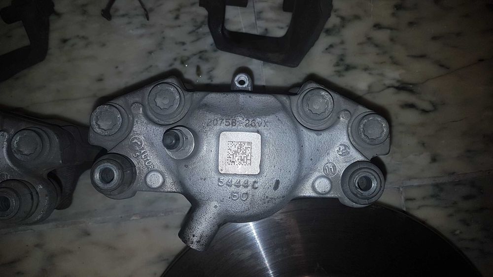 Mercedes W204 . Sistema de travagem dianteiro TRW 320mm (OEM nos V6)