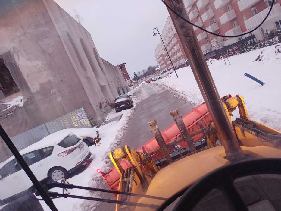 koparko ładowarka, prace ziemne, brukarstwo, kostka brukowa