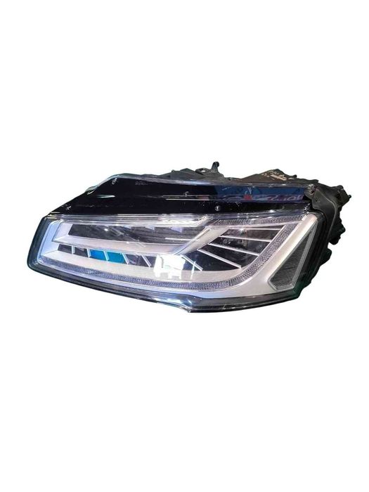 Ótica / Farol Esquerdo AUDI A8 D4