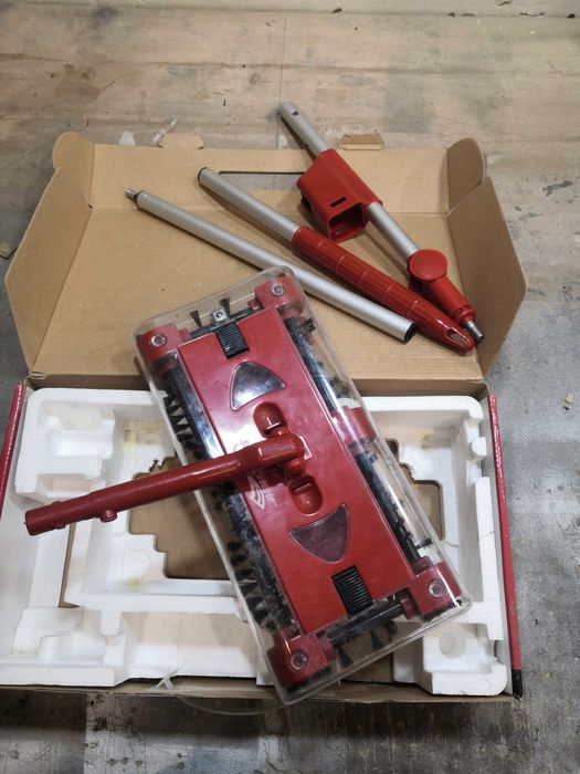 Аккумуляторный веник - пылесос.