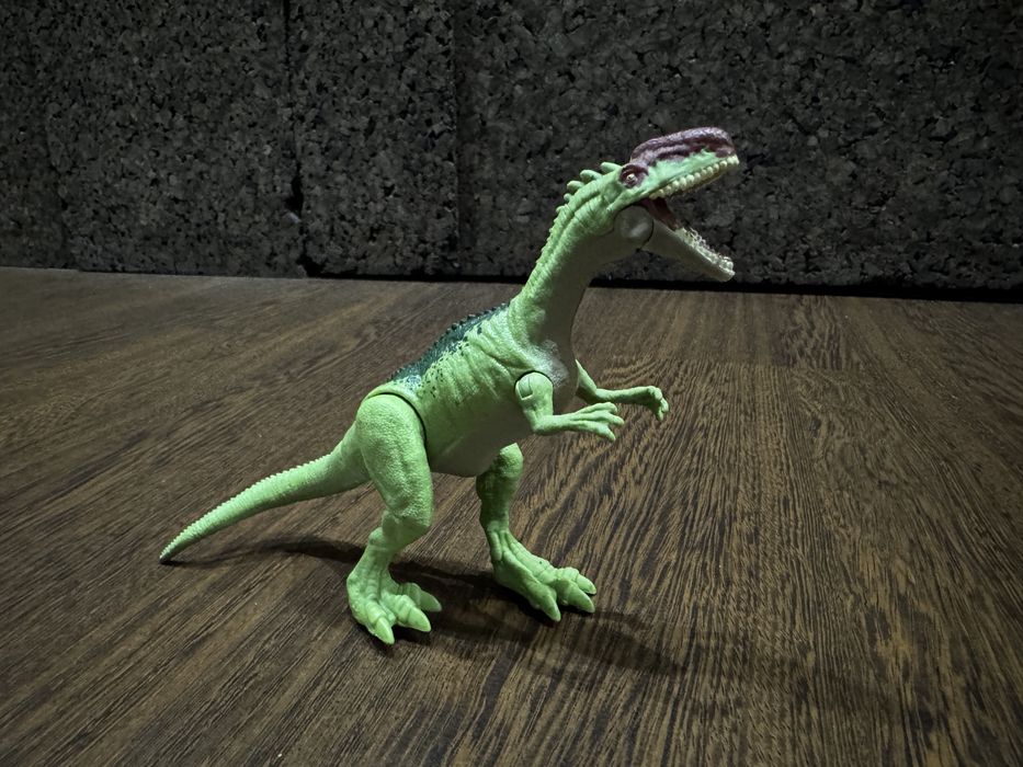 Conjunto de 4 dinossauros