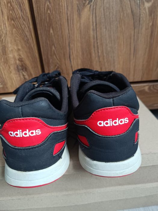 Adidas VS Switch 3K