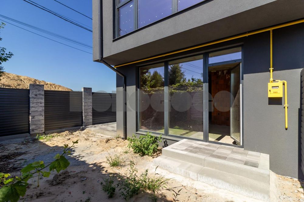 Продаж таунхаусу Софіївска Борщагівка ул. Зоряна 16