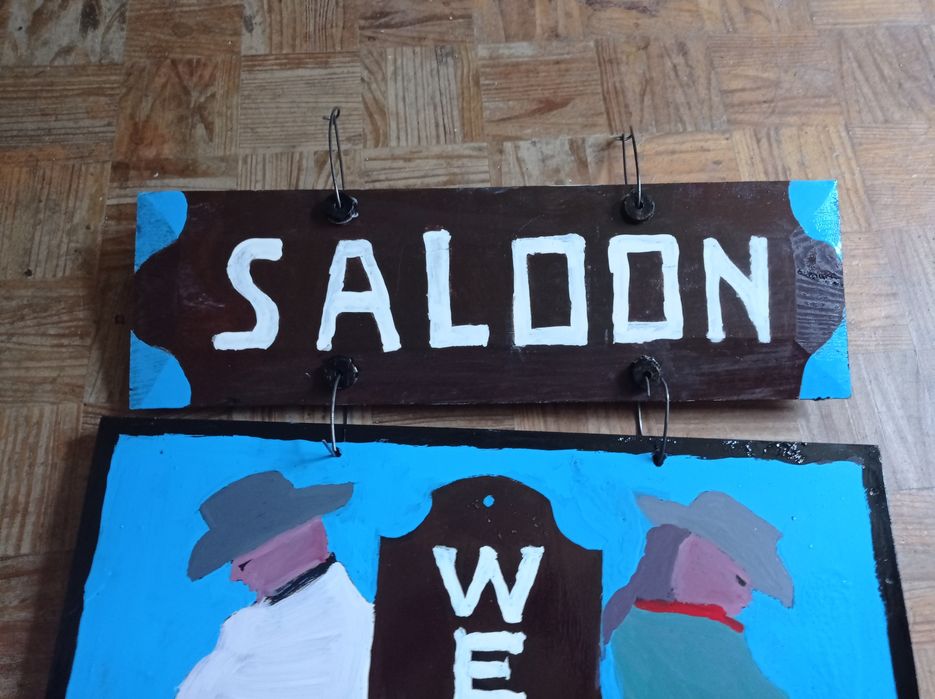 Cartaz de Saloon em madeira