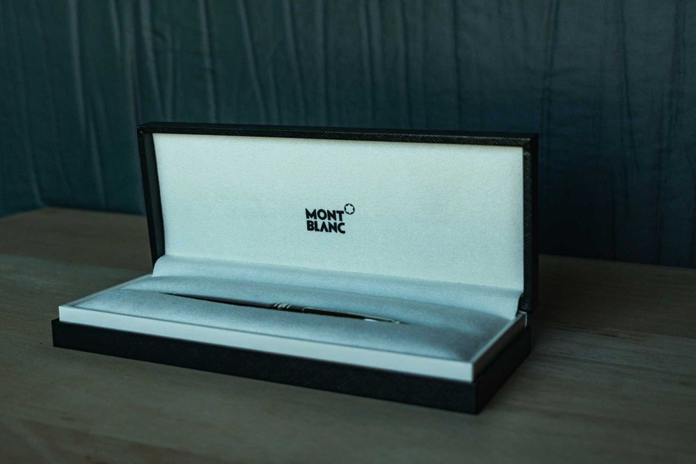 Caneta esferográfica Mont Blanc - NEGOCIÁVEL
