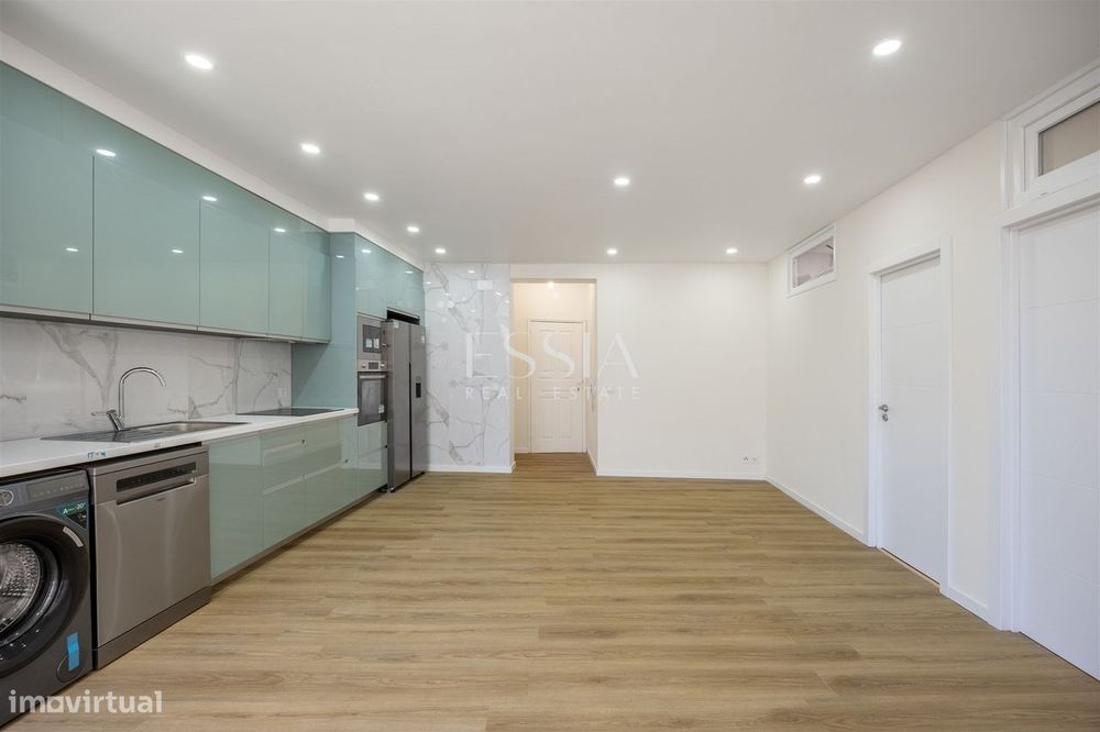 Vila do Conde | T1+1 Remodelado junto à Praia e Metro