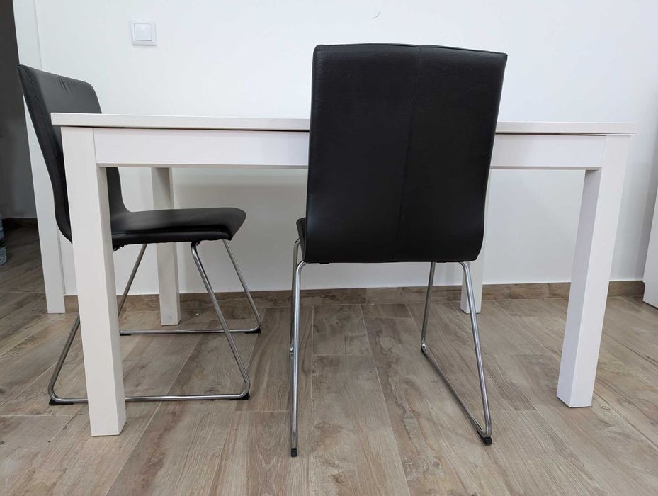 Mesa de refeição extensível Ikea com até 6 lugares