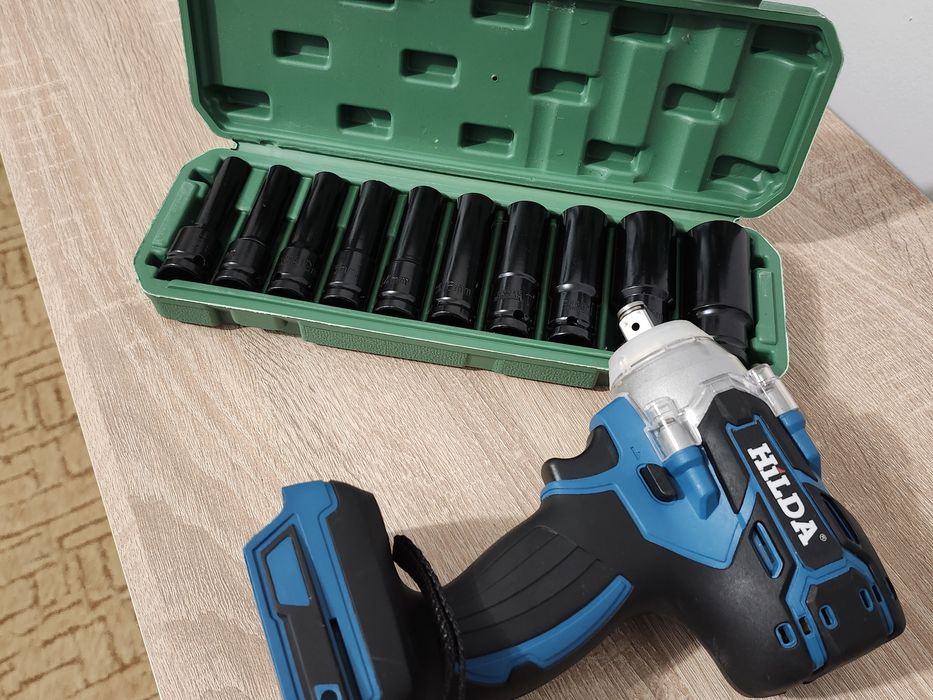 Акумуляторний ударний гайковерт HILDA 21V+набір ударних головок
