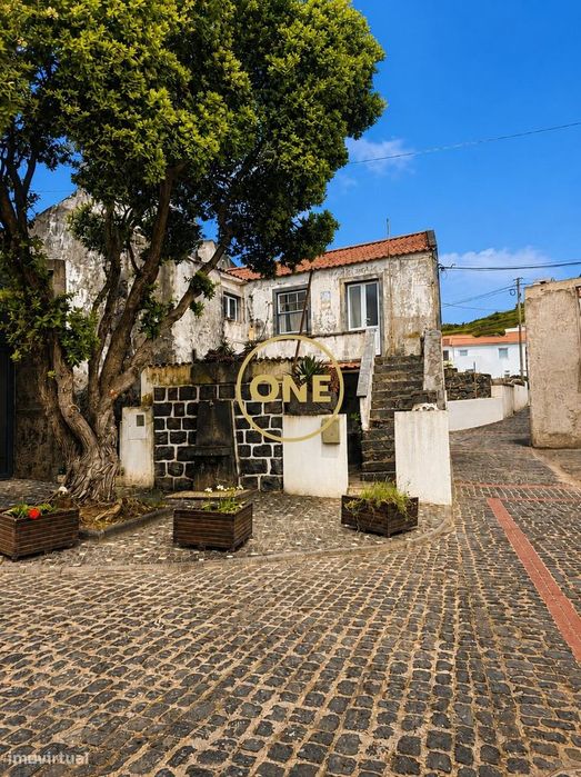 Moradia T5 na Rua da Matriz – Ilha do Corvo