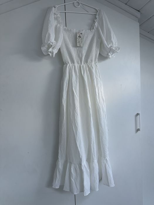 Sukienka midi długa na gumce biała M Reserved