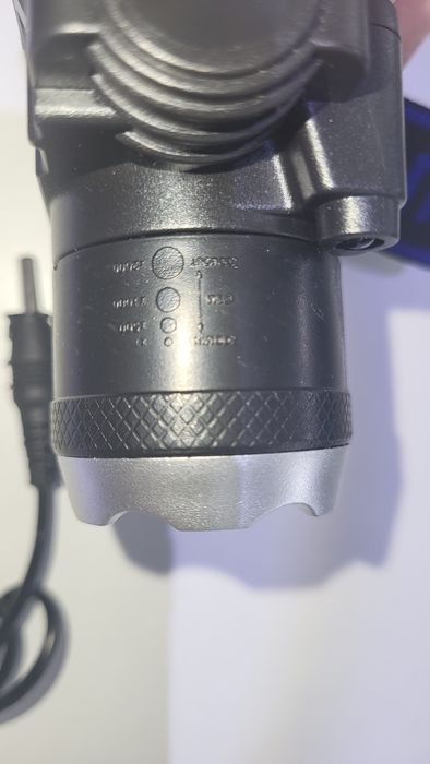 Lanterna LED com sensor de movimento