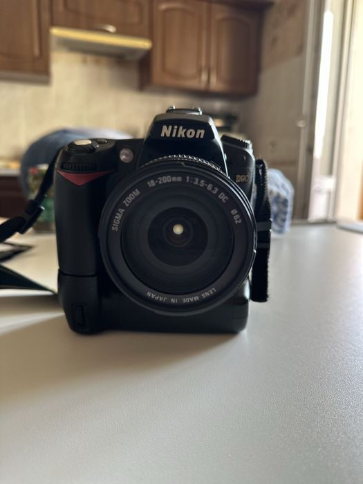 Nikon D-90 (целый набор) 18-200мм+ вспышка