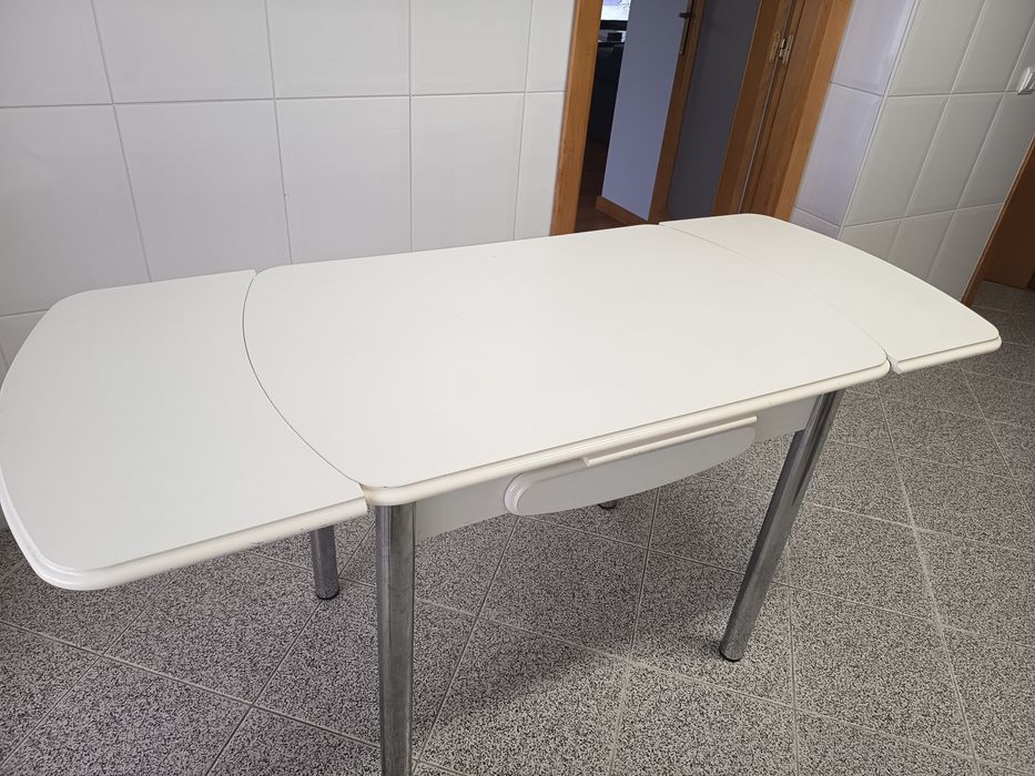 Mesa cozinha branca extensível