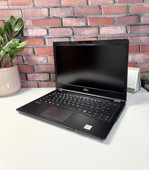 Ноутбук Fujitsu LIFEBOOK U7410·i5-10210U·8GB+SSD 256 GB·14"Full HD·Windows 10\11 ліцензійний·Гарантія