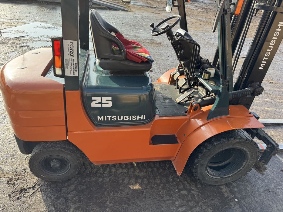 Вилочный погрузчик/навантажувач Mitsubishi 2,5 т.