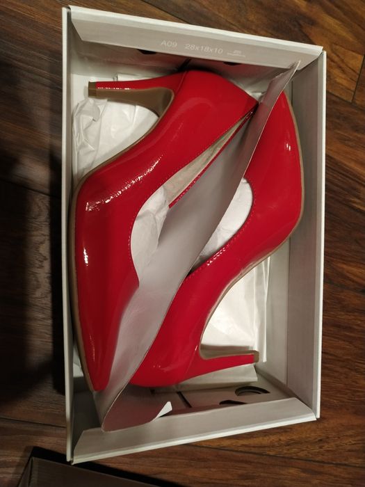 Tamaris szpilki czerwone 40 lakierowane