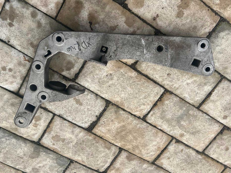 Кронштейн акпп BMW X3 G01 22329485332 22326861583