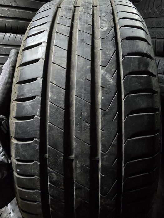 215/55R17 Pirelli Cinturato P7