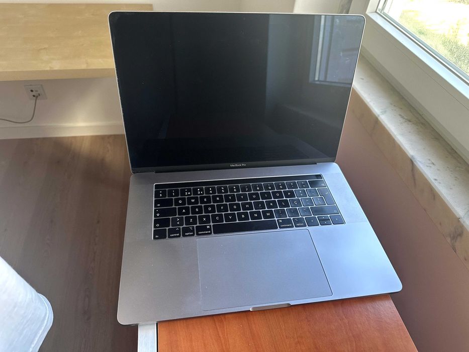 Macbook Pro 2018 I9, 32GB, 1TB