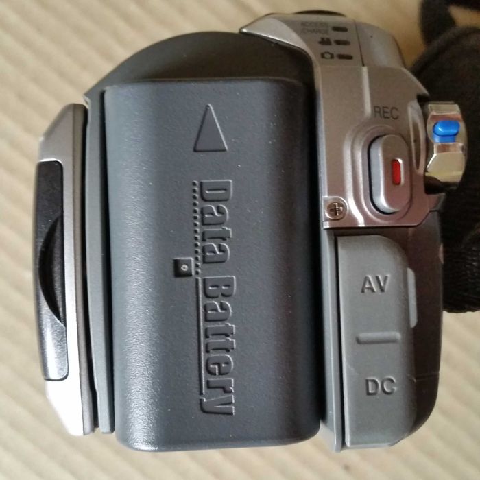 Видеокамера JVC GZ-MG130E