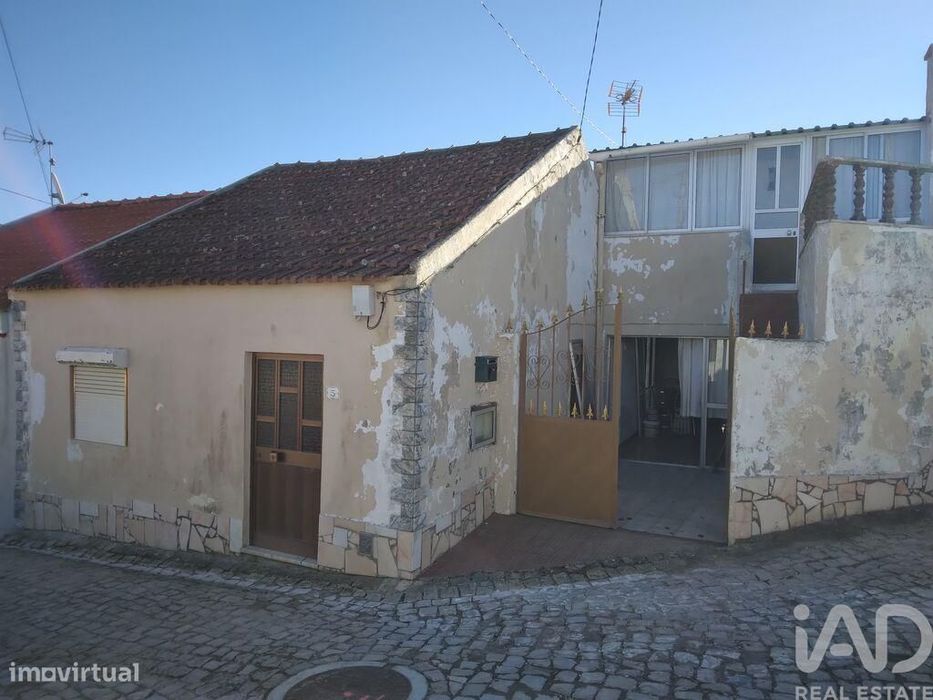 Casa / Villa T3 em Carvoeira e Carmões de 115 m2