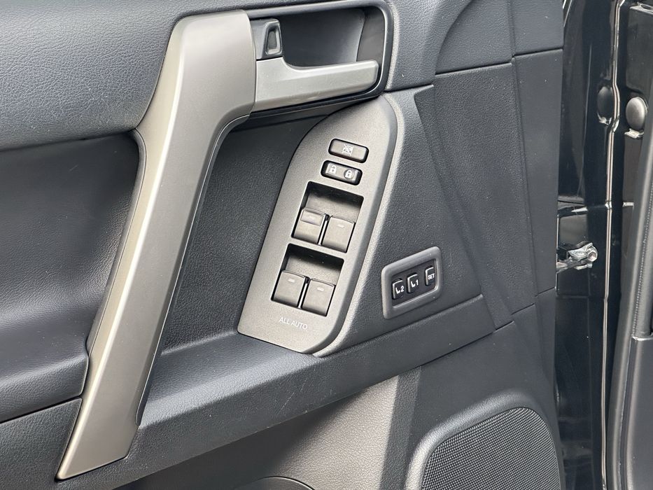 Toyota Land Cruiser Prado 2019