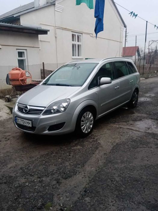 Продам опель зафіра в 2011 р 1,6 2011р