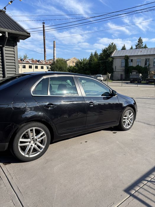 Volkswagen Jetta V