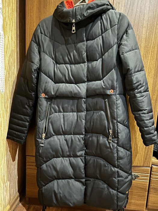 Продам пуховик жіночий