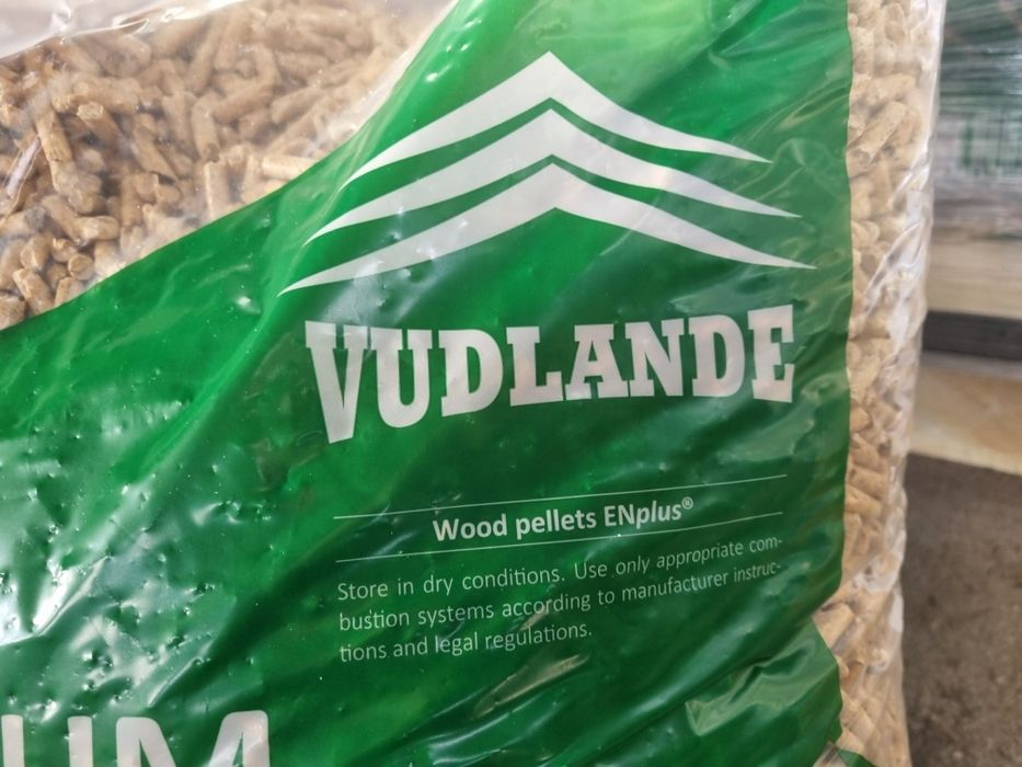 Pellet drzewny sosna-świerk certyfikat EN plus A1 pelet