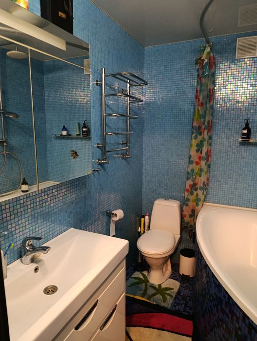 Срочная продажа стильной 2к квартиры на  пр.Героев Украины.