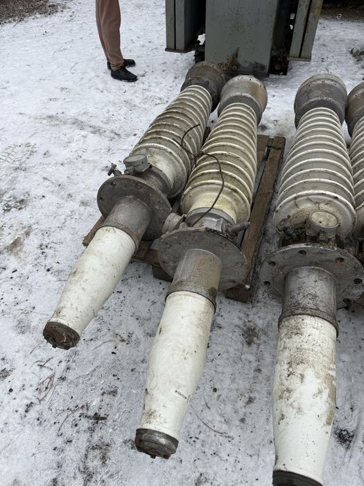 Продам изолятор новые