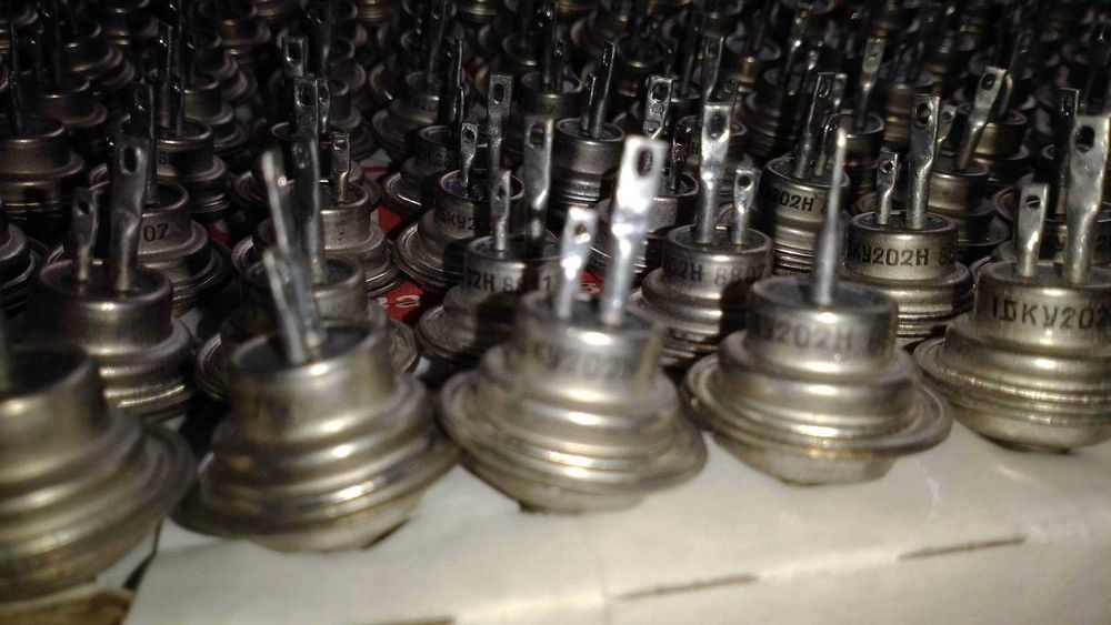 Тиристор   Ку202