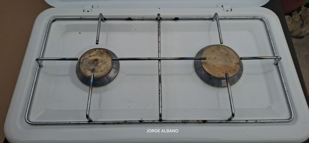 Fogao dois bicos ótimo para campismo