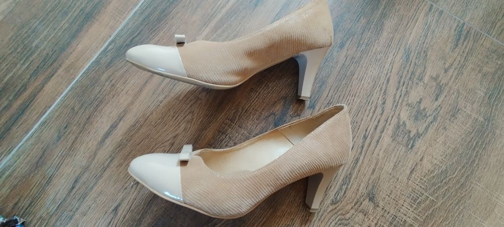 Buty na obcasie 39
