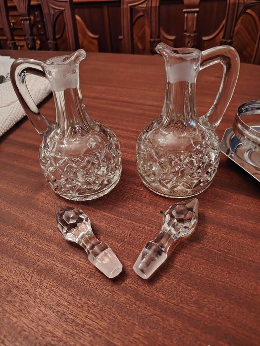 Galheteiros de Vidro com Suporte em Inox