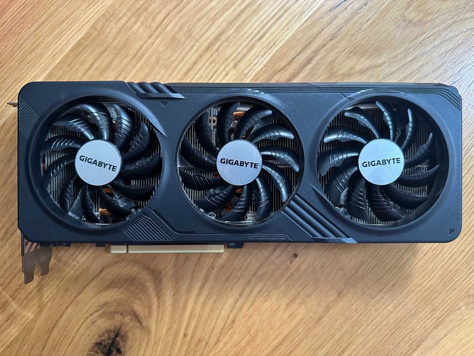 AMD Gigabyte Radeon RX 7600 XT Gaming OC   16 GB GDDR6 Poznań  Gwar