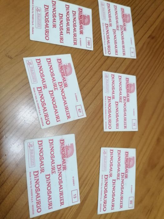 Cromos caderneta dinossauro Aladar Disney