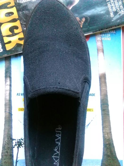 Sapatilhas slip-on pretas em lona da Sixty Seven em óptimo estado