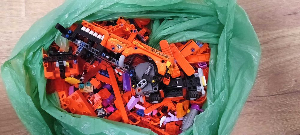Klocki LEGO zwykłe i technik 1kg - pomarańczowe