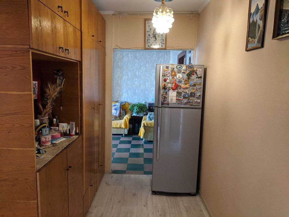 Продам квартиру 3 ком Победа 4