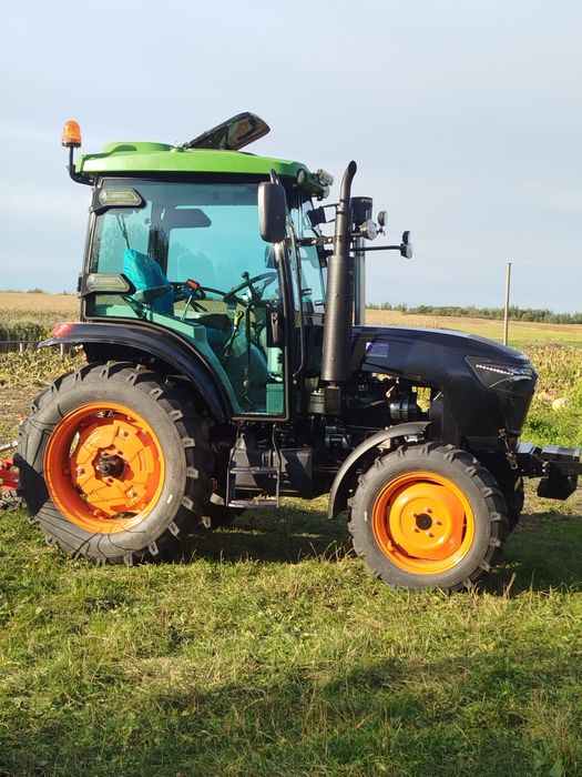 Продам новий трактор 50 мото годин.