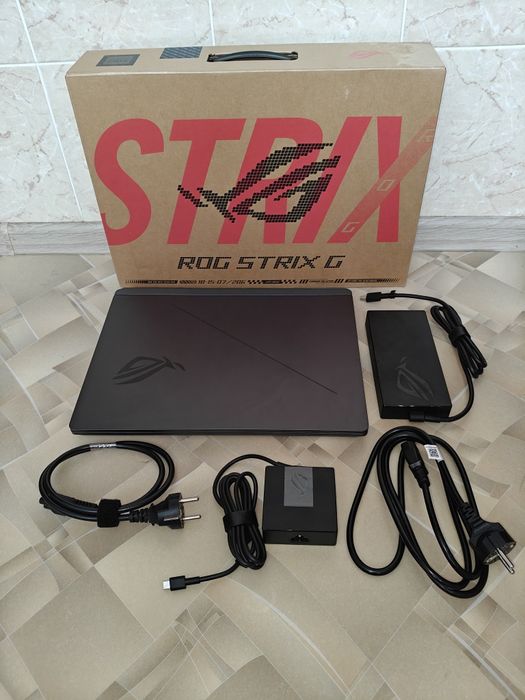 ASUS ROG Strix G16 G615JH (i5-13450HX, RTX 5050 8GB DDR7, 16 GB DDR5)