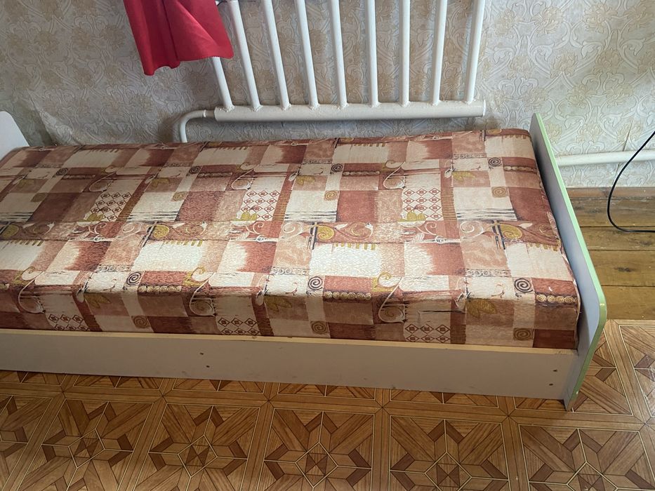 Ліжко дитяче з матрасом