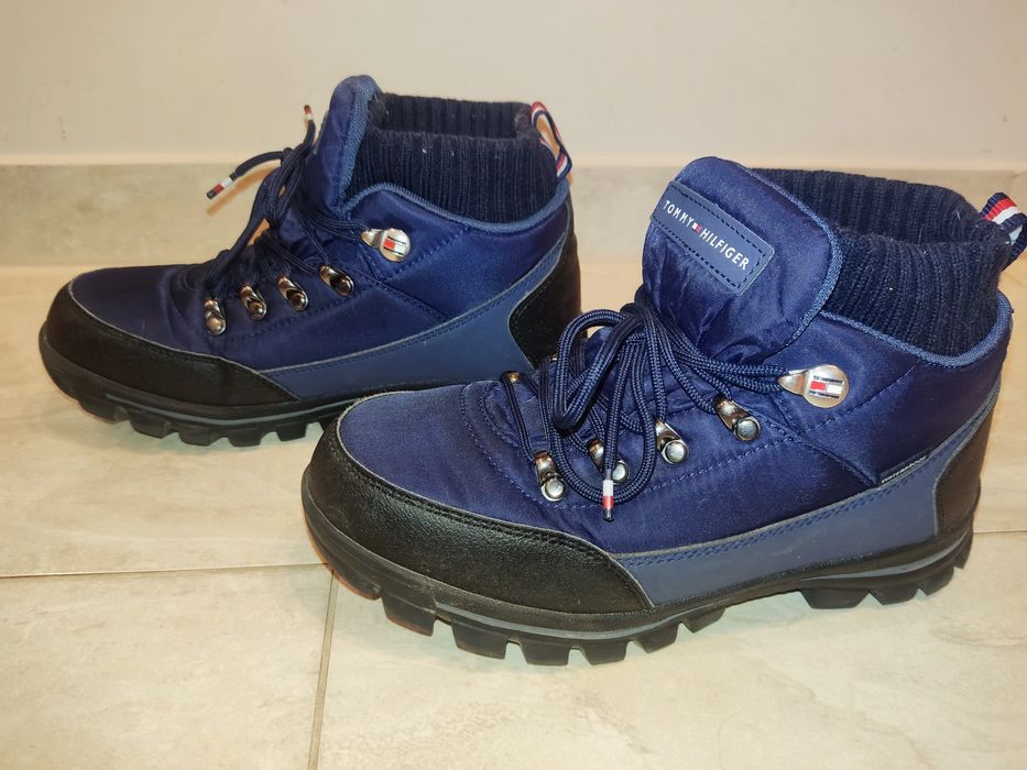 Buty jesienno zimowe Tommy Hilfiger rozm. 38
Rozm. 38, długość wkładki