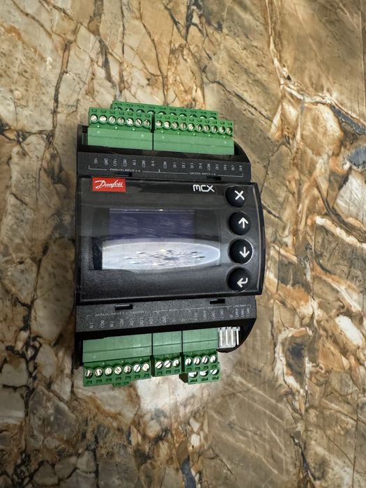 MCX06D-LCD контролер для систем Danfoss