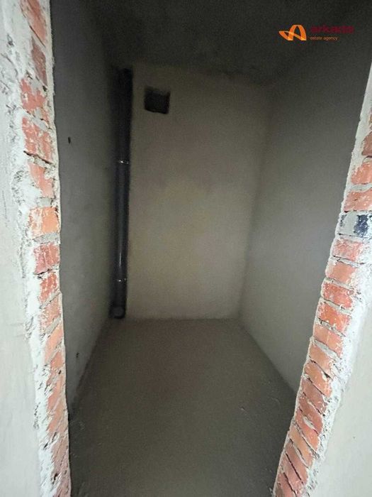 Продаж просторої 2-кімнатної квартири з кухнею-студією