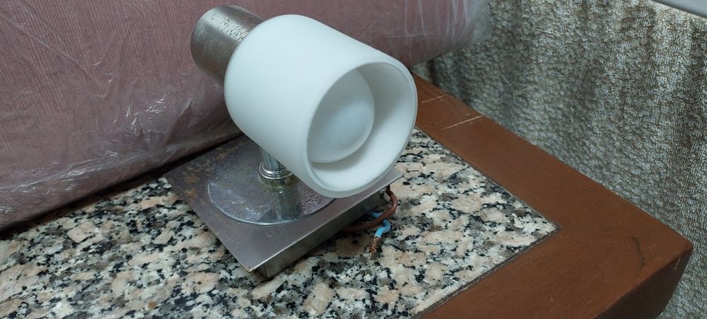 candeeiros de mesa e de parede