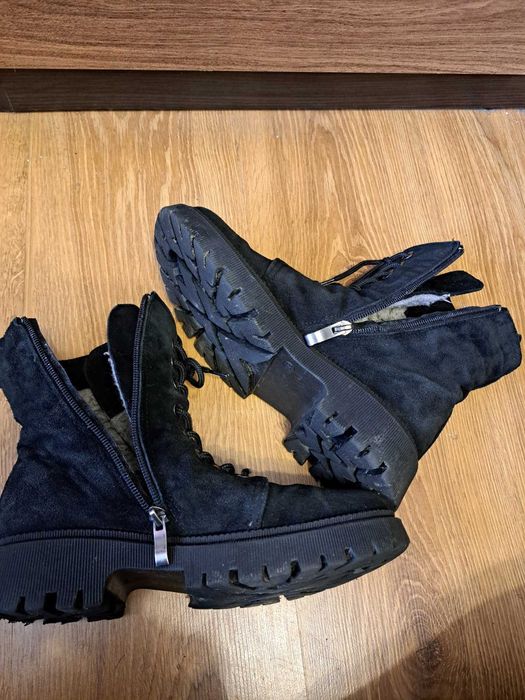 Жіночі замшеві черевики з хутром, 38 розмір