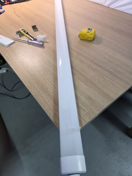 Hermetyczna lampa LED 145 cm